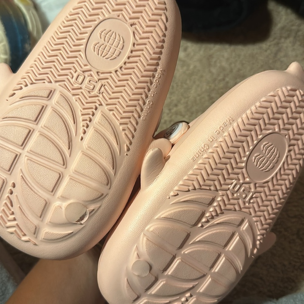 Shark crocs - Picture 2 of 2
